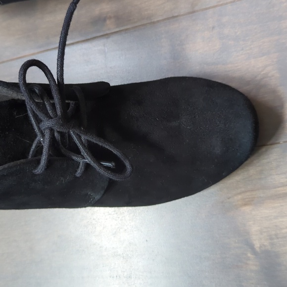 Clark's 6W Black Suede Wedge Booties - Picture 4 of 13